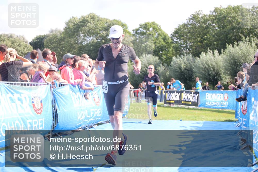 25.08.2024 - Elbe Triathlon Hamburg H.Heesch http://msf.ph/oto/6876351 25.08.2024 11:42:53 Ziel 768, 1403, 1444 meine-sportfotos.de