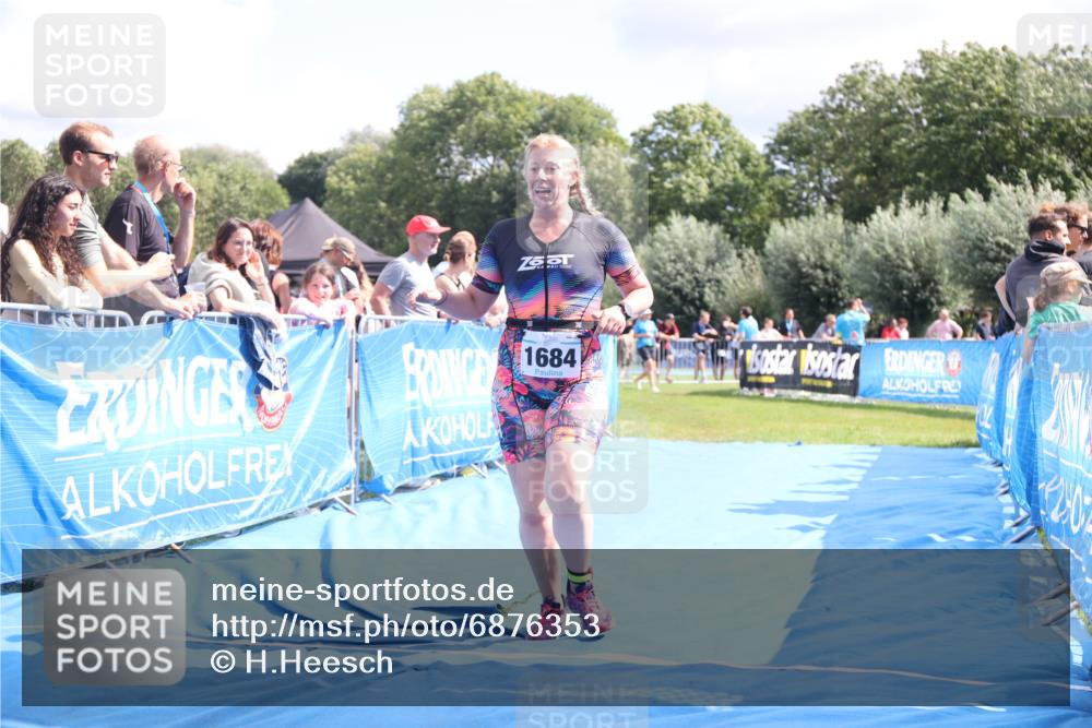 25.08.2024 - Elbe Triathlon Hamburg H.Heesch http://msf.ph/oto/6876353 25.08.2024 12:06:42 Ziel 1431, 1684 meine-sportfotos.de