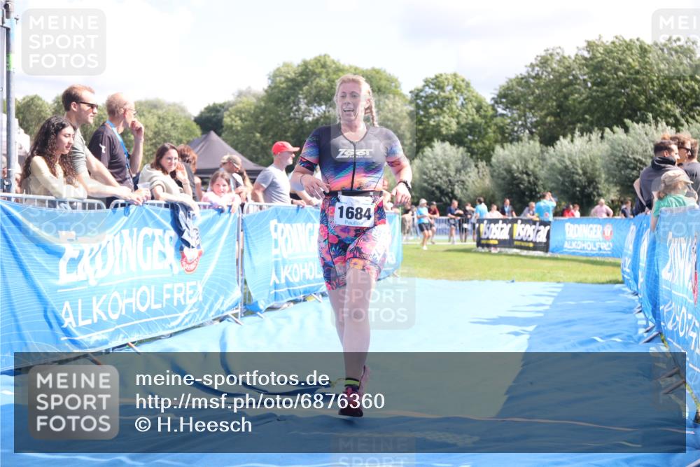 25.08.2024 - Elbe Triathlon Hamburg H.Heesch http://msf.ph/oto/6876360 25.08.2024 12:06:42 Ziel 1431, 1684 meine-sportfotos.de