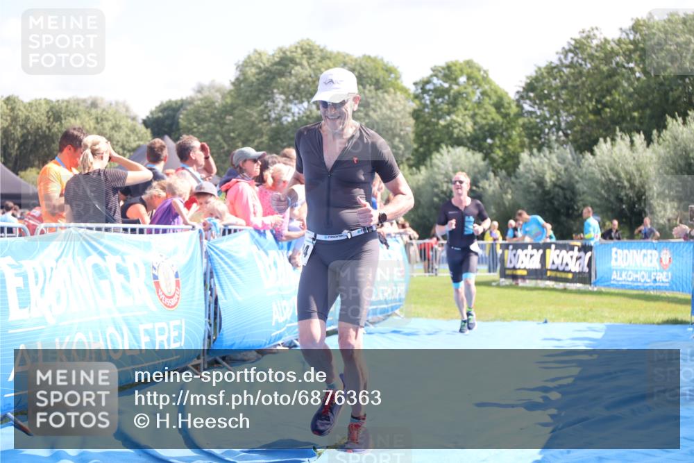 25.08.2024 - Elbe Triathlon Hamburg H.Heesch http://msf.ph/oto/6876363 25.08.2024 11:42:53 Ziel 768, 1403, 1444 meine-sportfotos.de