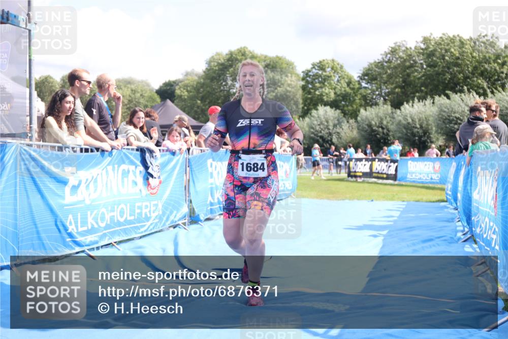 25.08.2024 - Elbe Triathlon Hamburg H.Heesch http://msf.ph/oto/6876371 25.08.2024 12:06:43 Ziel 1431, 1684 meine-sportfotos.de