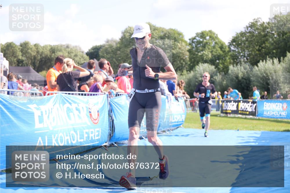 25.08.2024 - Elbe Triathlon Hamburg H.Heesch http://msf.ph/oto/6876372 25.08.2024 11:42:53 Ziel 768, 1403, 1444 meine-sportfotos.de