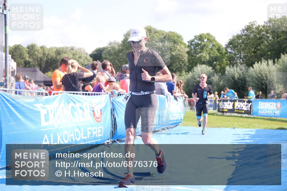 25.08.2024 - Elbe Triathlon Hamburg H.Heesch http://msf.ph/oto/6876376 25.08.2024 11:42:53 Ziel 768, 1403, 1444 meine-sportfotos.de