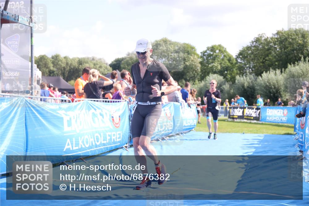 25.08.2024 - Elbe Triathlon Hamburg H.Heesch http://msf.ph/oto/6876382 25.08.2024 11:42:53 Ziel 768, 1403, 1444 meine-sportfotos.de