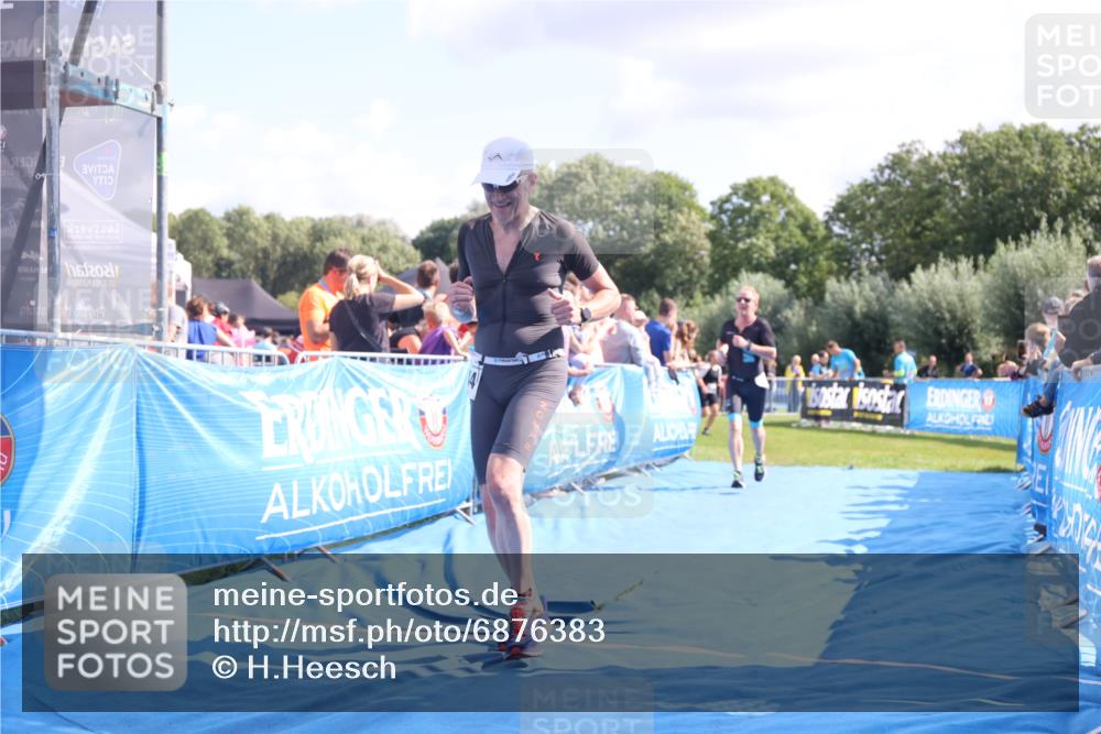 25.08.2024 - Elbe Triathlon Hamburg H.Heesch http://msf.ph/oto/6876383 25.08.2024 11:42:53 Ziel 768, 1403, 1444 meine-sportfotos.de