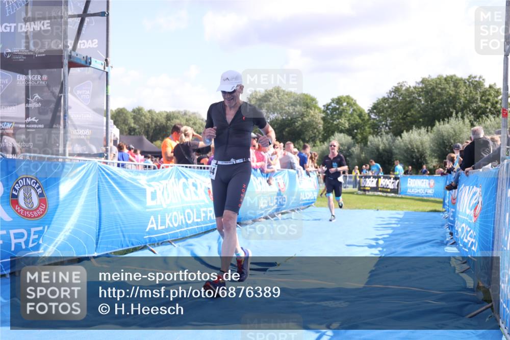 25.08.2024 - Elbe Triathlon Hamburg H.Heesch http://msf.ph/oto/6876389 25.08.2024 11:42:53 Ziel 768, 1403, 1444 meine-sportfotos.de