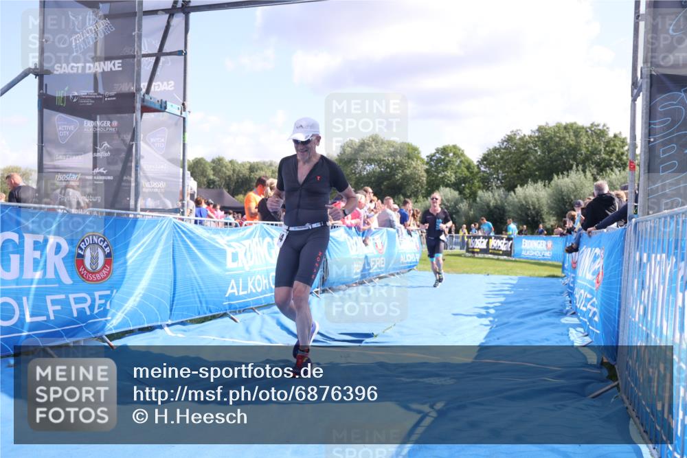 25.08.2024 - Elbe Triathlon Hamburg H.Heesch http://msf.ph/oto/6876396 25.08.2024 11:42:53 Ziel 768, 1403, 1444 meine-sportfotos.de