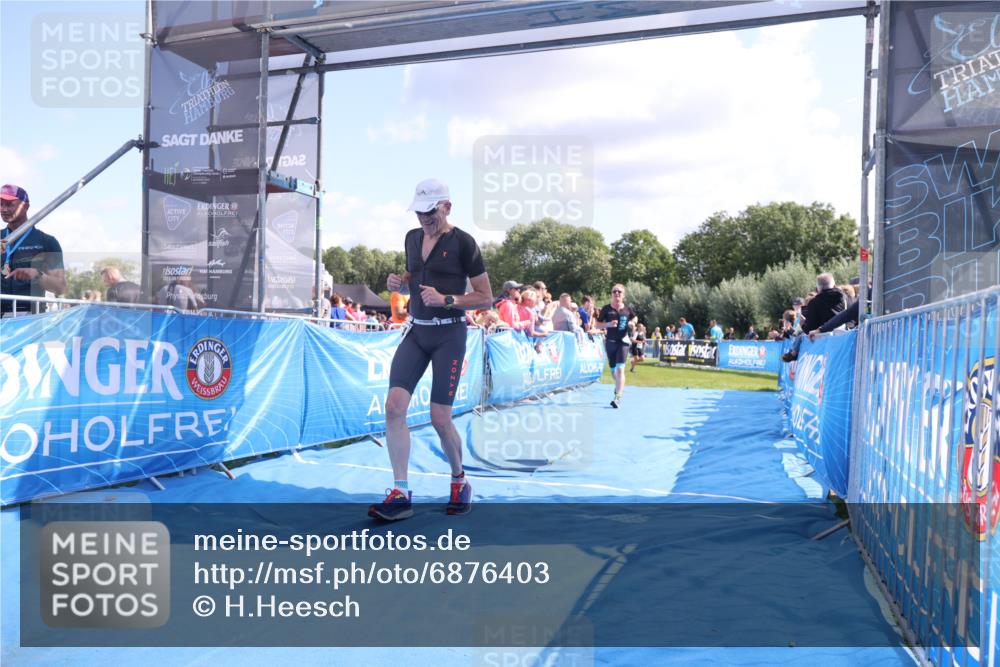 25.08.2024 - Elbe Triathlon Hamburg H.Heesch http://msf.ph/oto/6876403 25.08.2024 11:42:54 Ziel 1403, 1444 meine-sportfotos.de