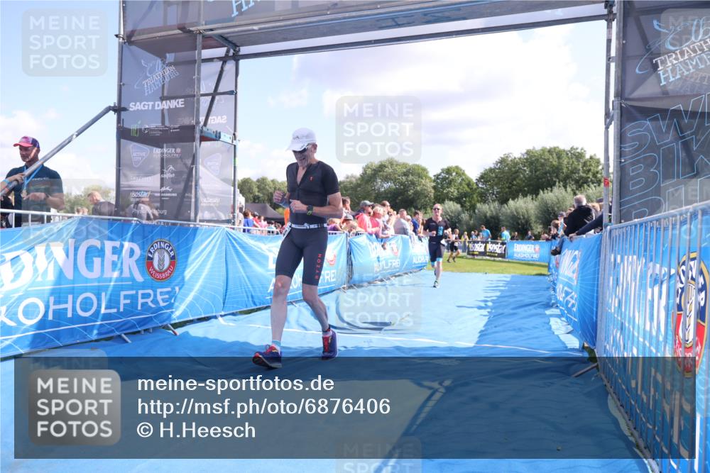 25.08.2024 - Elbe Triathlon Hamburg H.Heesch http://msf.ph/oto/6876406 25.08.2024 11:42:54 Ziel 1403, 1444 meine-sportfotos.de