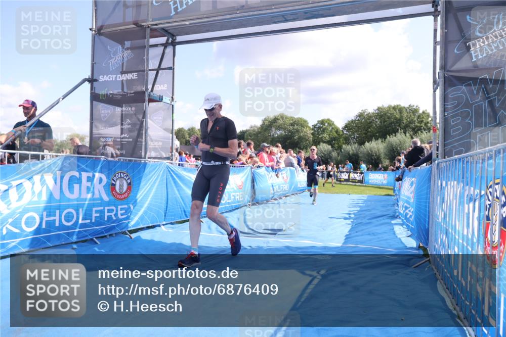 25.08.2024 - Elbe Triathlon Hamburg H.Heesch http://msf.ph/oto/6876409 25.08.2024 11:42:54 Ziel 1403, 1444 meine-sportfotos.de