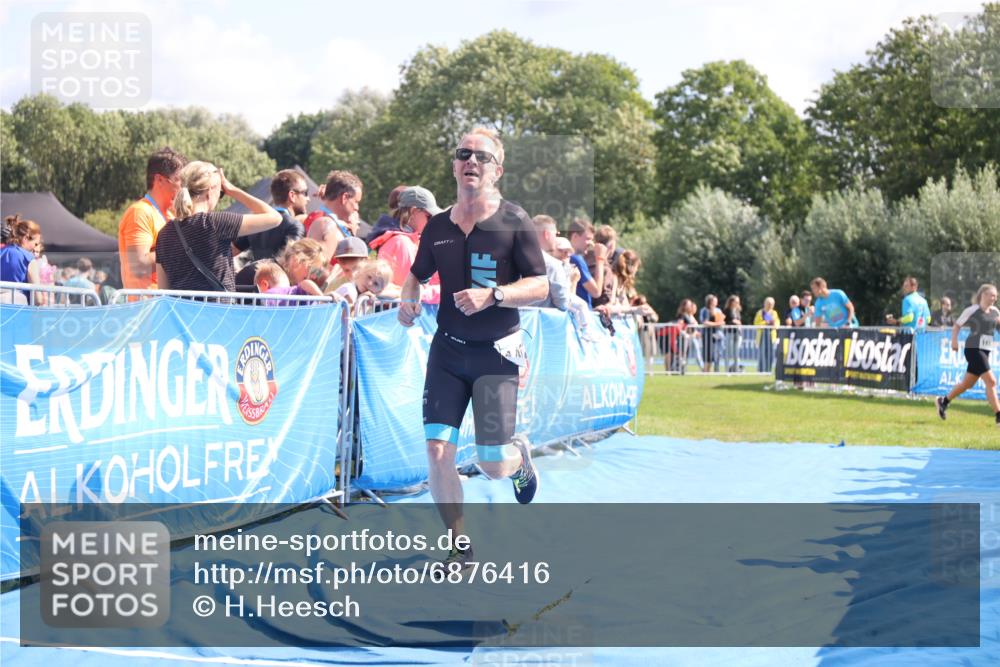 25.08.2024 - Elbe Triathlon Hamburg H.Heesch http://msf.ph/oto/6876416 25.08.2024 11:42:55 Ziel 1403, 1444 meine-sportfotos.de