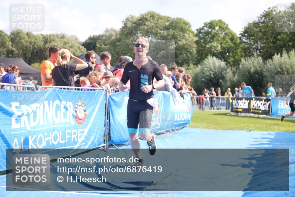 25.08.2024 - Elbe Triathlon Hamburg H.Heesch http://msf.ph/oto/6876419 25.08.2024 11:42:55 Ziel 1403, 1444 meine-sportfotos.de