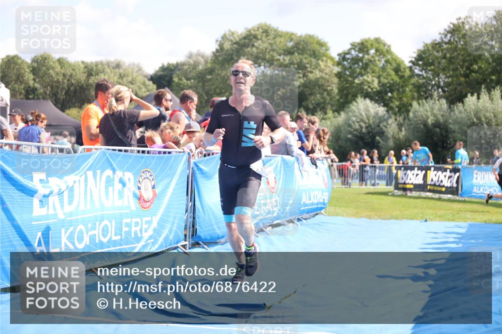 25.08.2024 - Elbe Triathlon Hamburg H.Heesch http://msf.ph/oto/6876422 25.08.2024 11:42:55 Ziel 1403, 1444 meine-sportfotos.de