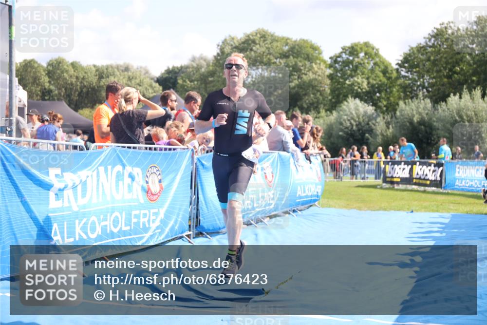 25.08.2024 - Elbe Triathlon Hamburg H.Heesch http://msf.ph/oto/6876423 25.08.2024 11:42:55 Ziel 1403, 1444 meine-sportfotos.de