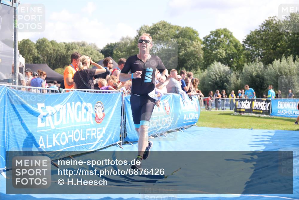 25.08.2024 - Elbe Triathlon Hamburg H.Heesch http://msf.ph/oto/6876426 25.08.2024 11:42:55 Ziel 1403, 1444 meine-sportfotos.de