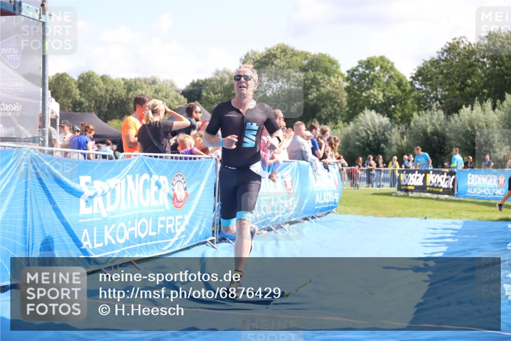 25.08.2024 - Elbe Triathlon Hamburg H.Heesch http://msf.ph/oto/6876429 25.08.2024 11:42:55 Ziel 1403, 1444 meine-sportfotos.de