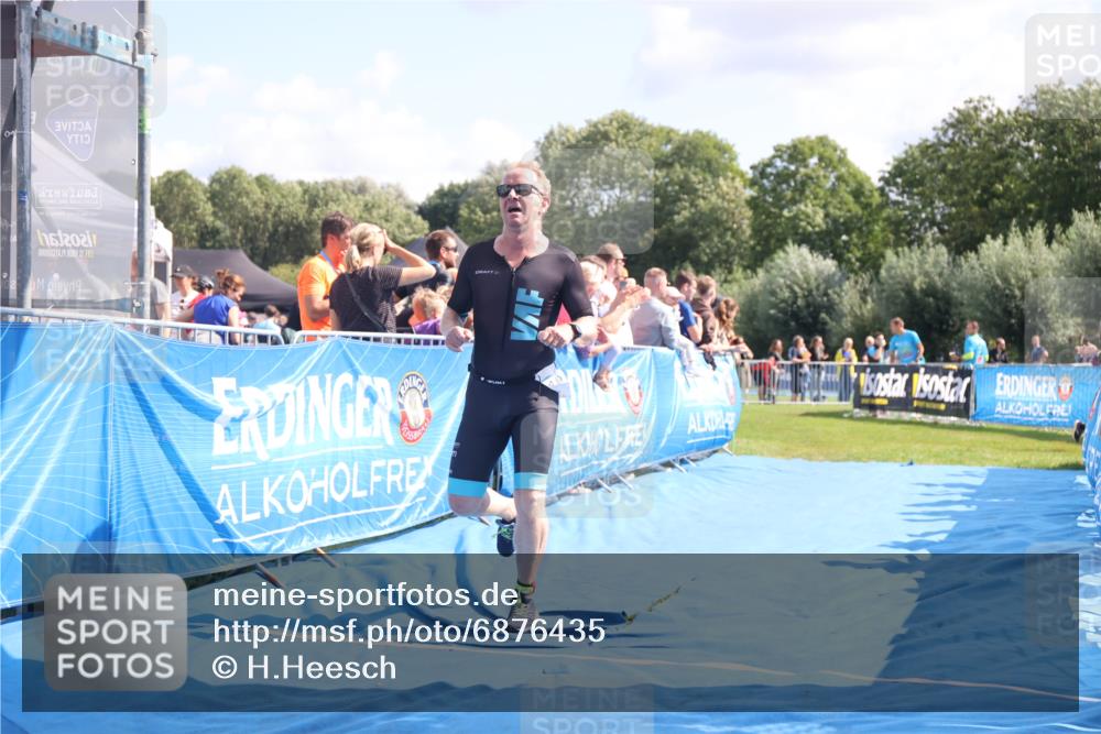 25.08.2024 - Elbe Triathlon Hamburg H.Heesch http://msf.ph/oto/6876435 25.08.2024 11:42:55 Ziel 1403, 1444 meine-sportfotos.de