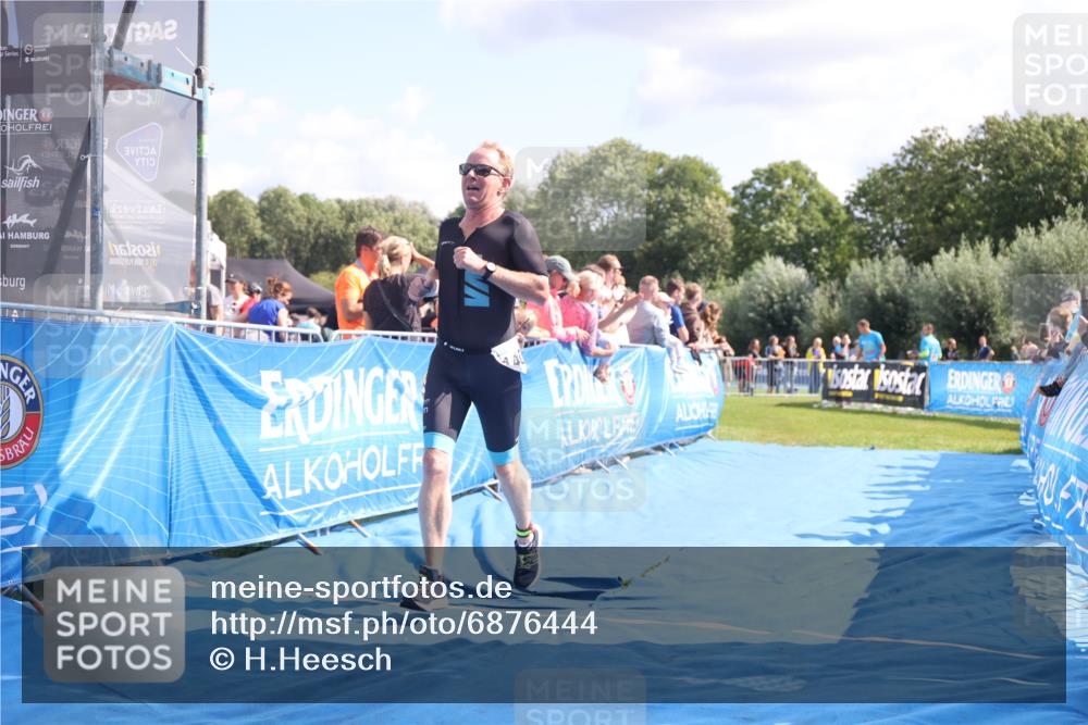 25.08.2024 - Elbe Triathlon Hamburg H.Heesch http://msf.ph/oto/6876444 25.08.2024 11:42:55 Ziel 1403, 1444 meine-sportfotos.de