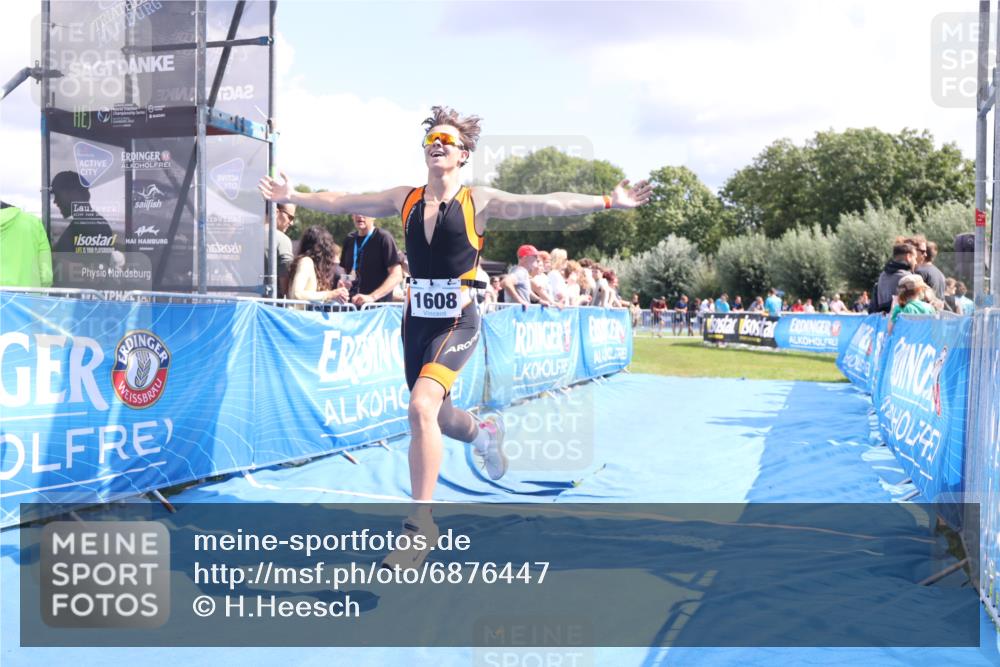 25.08.2024 - Elbe Triathlon Hamburg H.Heesch http://msf.ph/oto/6876447 25.08.2024 12:07:00 Ziel 1608 meine-sportfotos.de