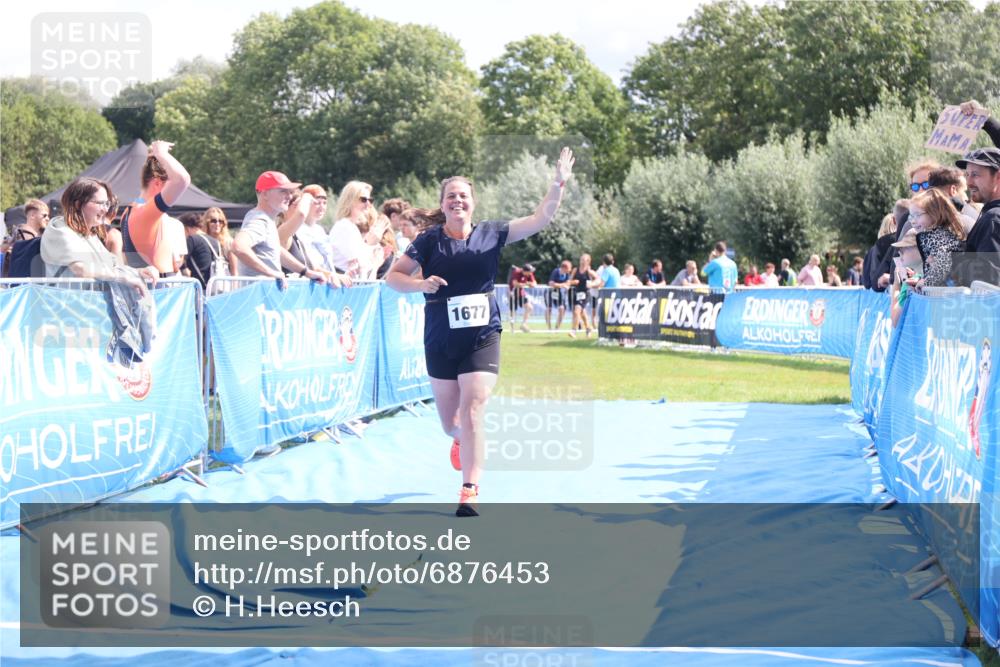 25.08.2024 - Elbe Triathlon Hamburg H.Heesch http://msf.ph/oto/6876453 25.08.2024 12:07:15 Ziel 1640, 1677 meine-sportfotos.de