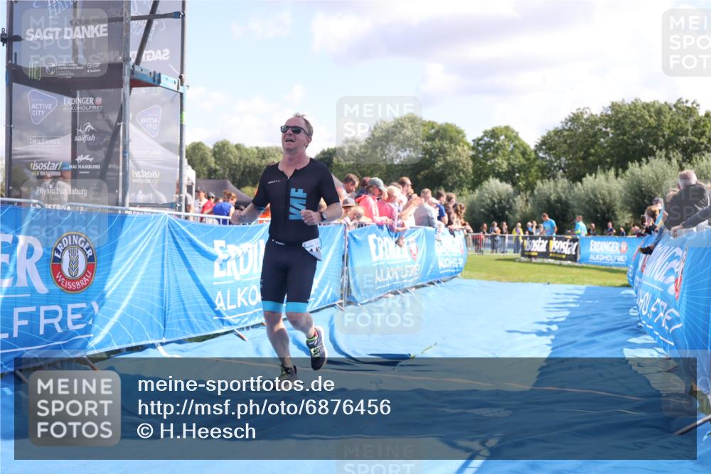 25.08.2024 - Elbe Triathlon Hamburg H.Heesch http://msf.ph/oto/6876456 25.08.2024 11:42:56 Ziel 1403, 1444 meine-sportfotos.de