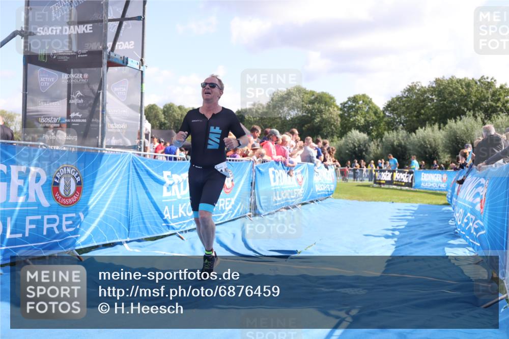 25.08.2024 - Elbe Triathlon Hamburg H.Heesch http://msf.ph/oto/6876459 25.08.2024 11:42:56 Ziel 1403, 1444 meine-sportfotos.de