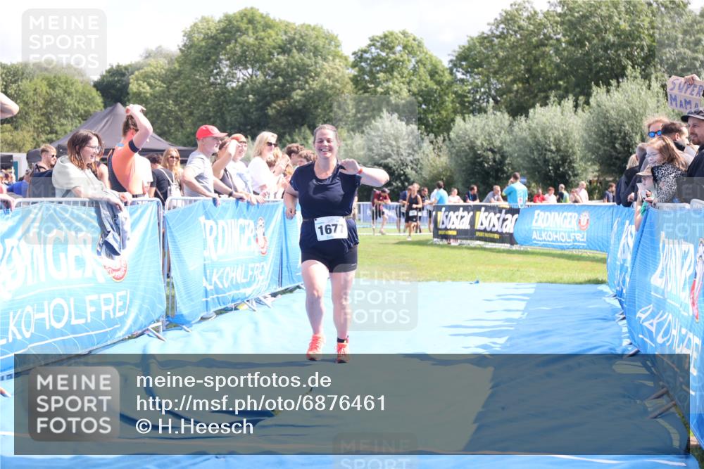 25.08.2024 - Elbe Triathlon Hamburg H.Heesch http://msf.ph/oto/6876461 25.08.2024 12:07:15 Ziel 1640, 1677 meine-sportfotos.de