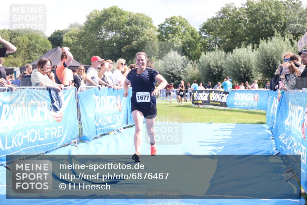 25.08.2024 - Elbe Triathlon Hamburg H.Heesch http://msf.ph/oto/6876467 25.08.2024 12:07:15 Ziel 1640, 1677 meine-sportfotos.de