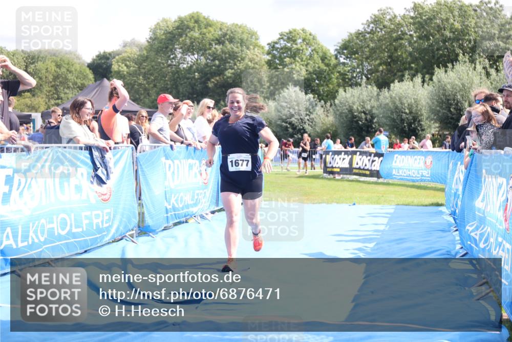 25.08.2024 - Elbe Triathlon Hamburg H.Heesch http://msf.ph/oto/6876471 25.08.2024 12:07:15 Ziel 1640, 1677 meine-sportfotos.de