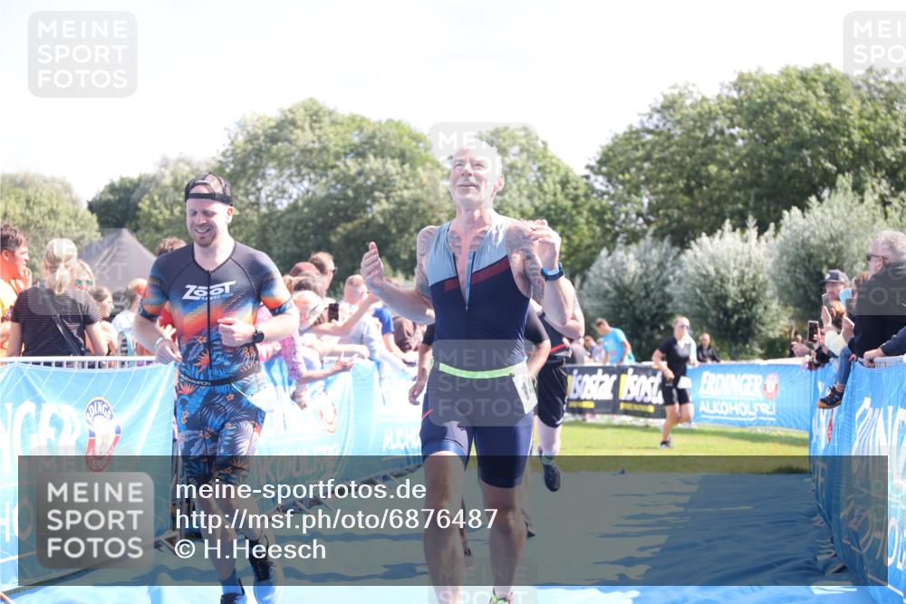 25.08.2024 - Elbe Triathlon Hamburg H.Heesch http://msf.ph/oto/6876487 25.08.2024 11:43:15 Ziel 397, 568, 608, 714, 1418 meine-sportfotos.de