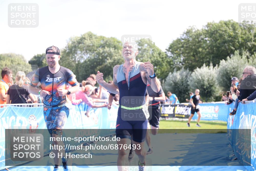 25.08.2024 - Elbe Triathlon Hamburg H.Heesch http://msf.ph/oto/6876493 25.08.2024 11:43:16 Ziel 397, 568, 608, 714, 1418 meine-sportfotos.de