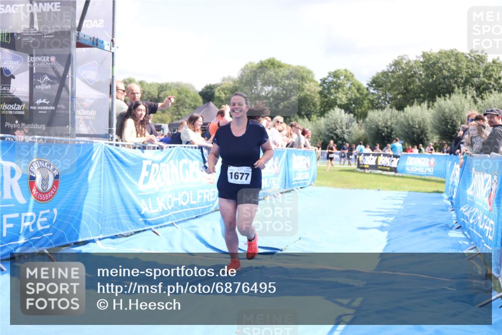 25.08.2024 - Elbe Triathlon Hamburg H.Heesch http://msf.ph/oto/6876495 25.08.2024 12:07:16 Ziel 1640, 1677 meine-sportfotos.de