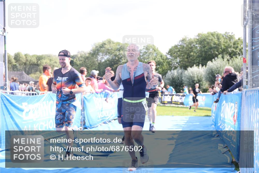25.08.2024 - Elbe Triathlon Hamburg H.Heesch http://msf.ph/oto/6876502 25.08.2024 11:43:16 Ziel 397, 568, 608, 714, 1418 meine-sportfotos.de