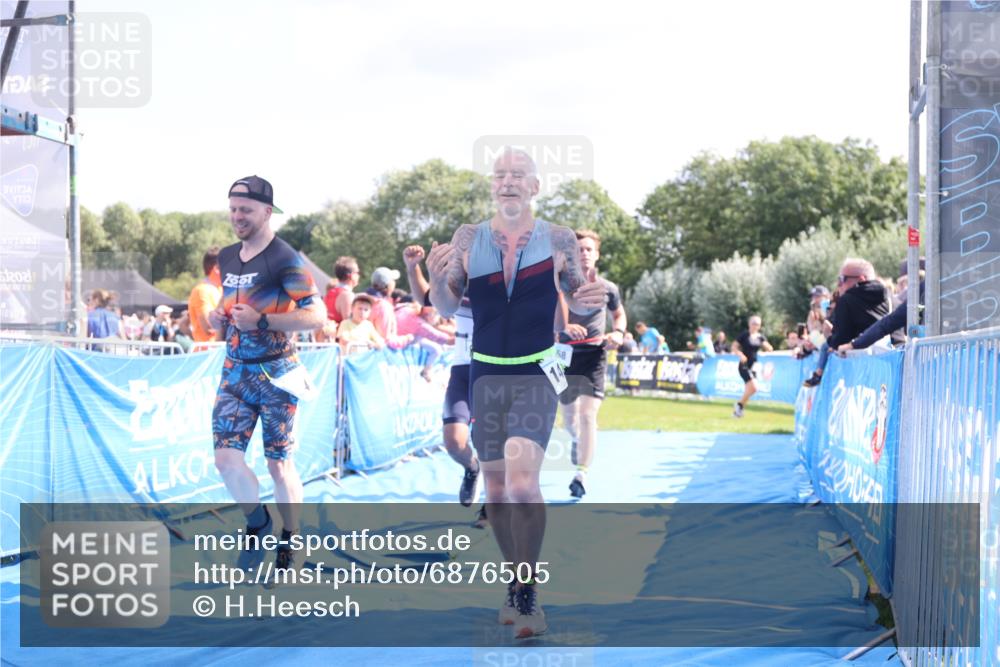 25.08.2024 - Elbe Triathlon Hamburg H.Heesch http://msf.ph/oto/6876505 25.08.2024 11:43:16 Ziel 397, 568, 608, 714, 1418 meine-sportfotos.de