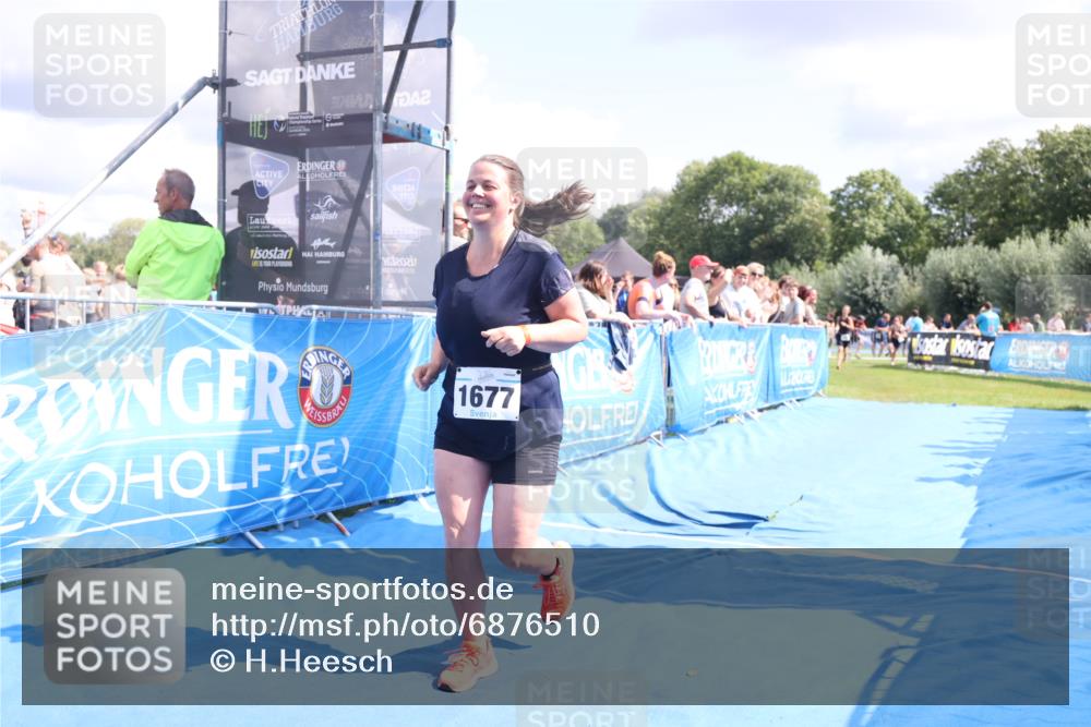 25.08.2024 - Elbe Triathlon Hamburg H.Heesch http://msf.ph/oto/6876510 25.08.2024 12:07:16 Ziel 1640, 1677 meine-sportfotos.de