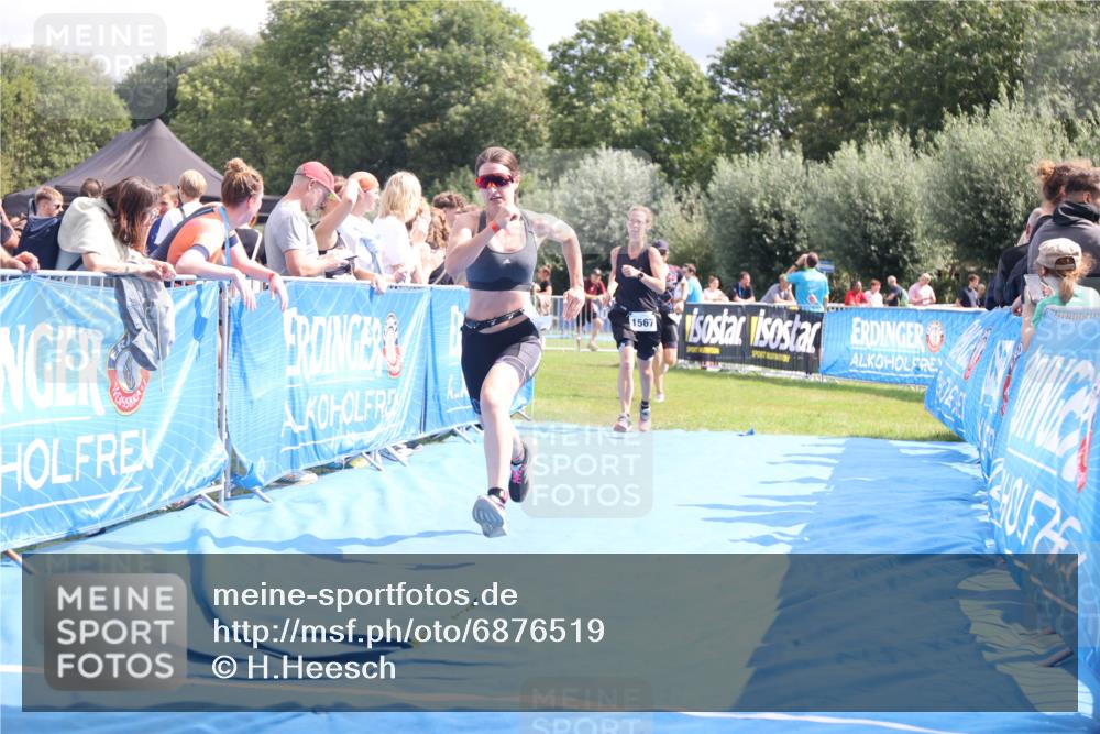 25.08.2024 - Elbe Triathlon Hamburg H.Heesch http://msf.ph/oto/6876519 25.08.2024 12:07:21 Ziel 1567, 1601, 1640, 1677 meine-sportfotos.de