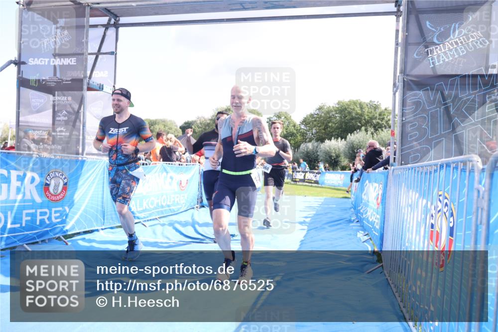 25.08.2024 - Elbe Triathlon Hamburg H.Heesch http://msf.ph/oto/6876525 25.08.2024 11:43:16 Ziel 397, 568, 608, 714, 1418 meine-sportfotos.de