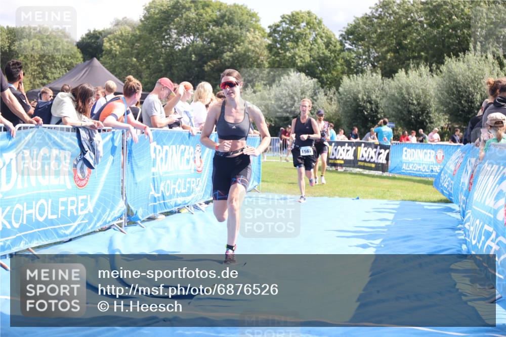 25.08.2024 - Elbe Triathlon Hamburg H.Heesch http://msf.ph/oto/6876526 25.08.2024 12:07:21 Ziel 1567, 1601, 1640, 1677 meine-sportfotos.de