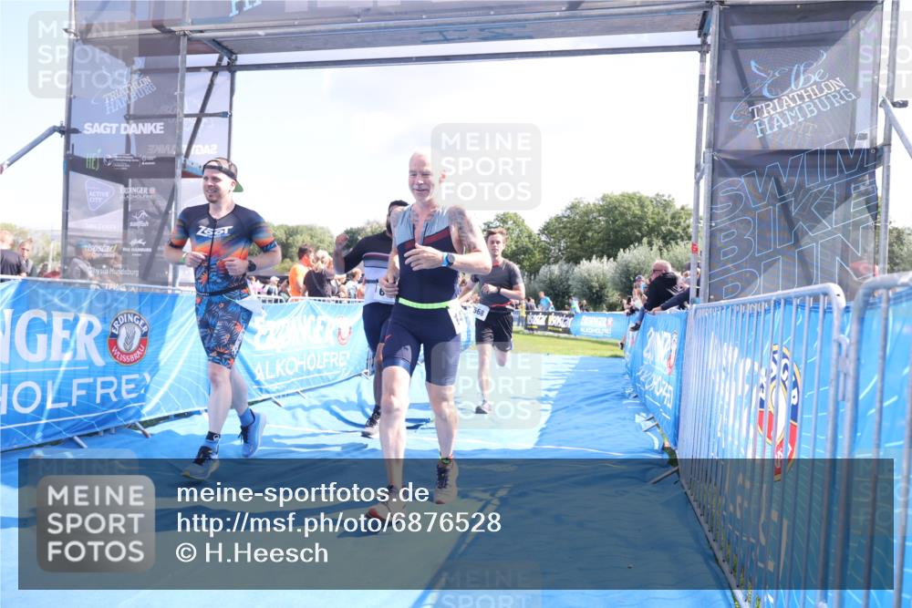 25.08.2024 - Elbe Triathlon Hamburg H.Heesch http://msf.ph/oto/6876528 25.08.2024 11:43:16 Ziel 397, 568, 608, 714, 1418 meine-sportfotos.de