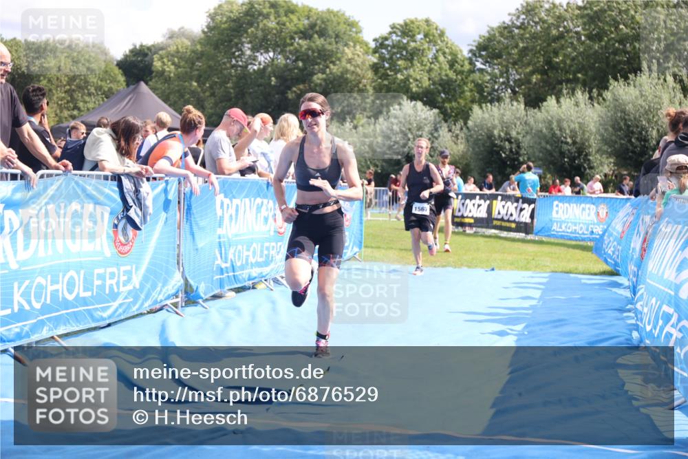 25.08.2024 - Elbe Triathlon Hamburg H.Heesch http://msf.ph/oto/6876529 25.08.2024 12:07:21 Ziel 1567, 1601, 1640, 1677 meine-sportfotos.de