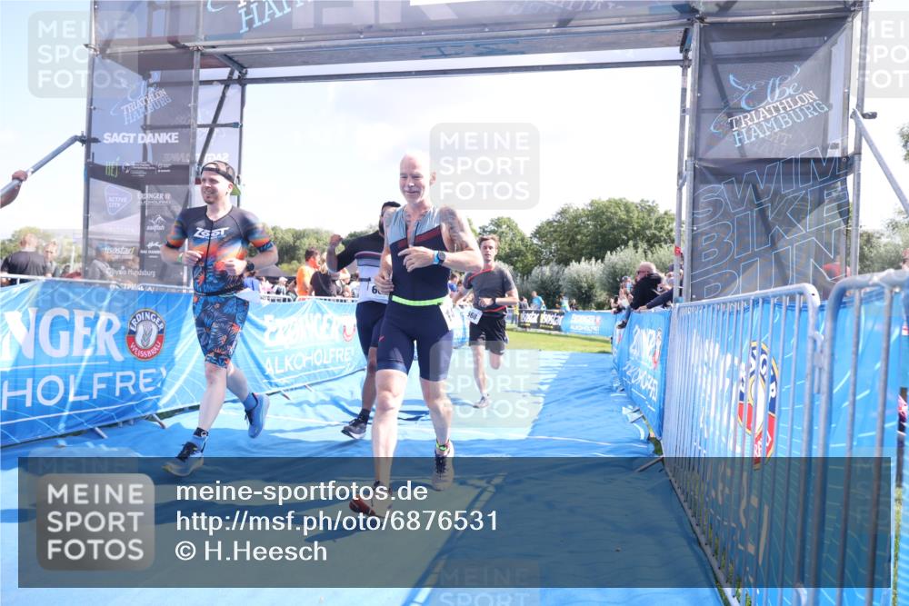 25.08.2024 - Elbe Triathlon Hamburg H.Heesch http://msf.ph/oto/6876531 25.08.2024 11:43:16 Ziel 397, 568, 608, 714, 1418 meine-sportfotos.de