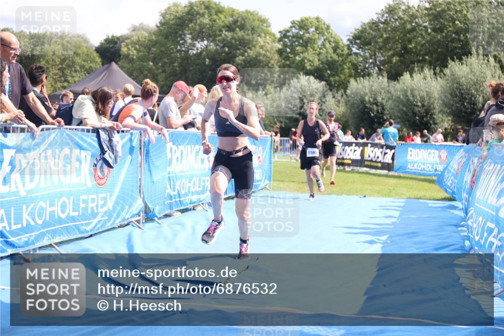25.08.2024 - Elbe Triathlon Hamburg H.Heesch http://msf.ph/oto/6876532 25.08.2024 12:07:21 Ziel 1567, 1601, 1640, 1677 meine-sportfotos.de