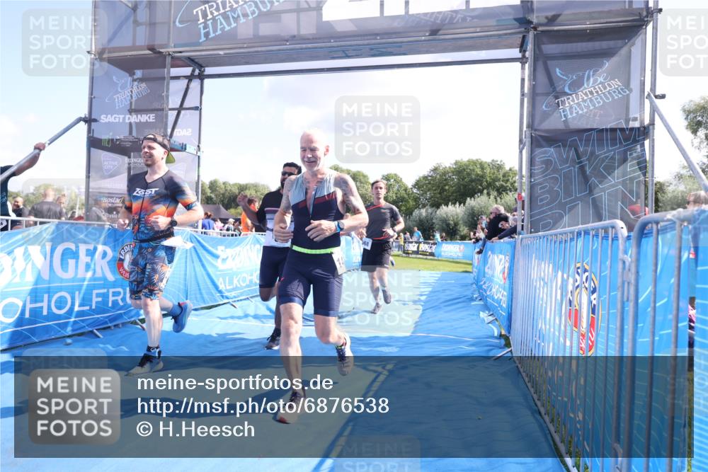 25.08.2024 - Elbe Triathlon Hamburg H.Heesch http://msf.ph/oto/6876538 25.08.2024 11:43:16 Ziel 397, 568, 608, 714, 1418 meine-sportfotos.de