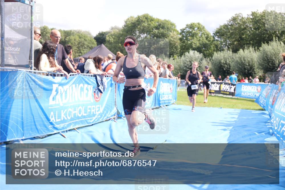 25.08.2024 - Elbe Triathlon Hamburg H.Heesch http://msf.ph/oto/6876547 25.08.2024 12:07:22 Ziel 1567, 1601, 1640, 1677 meine-sportfotos.de