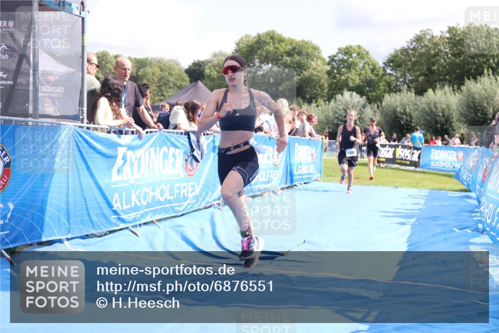 25.08.2024 - Elbe Triathlon Hamburg H.Heesch http://msf.ph/oto/6876551 25.08.2024 12:07:22 Ziel 1567, 1601, 1640, 1677 meine-sportfotos.de
