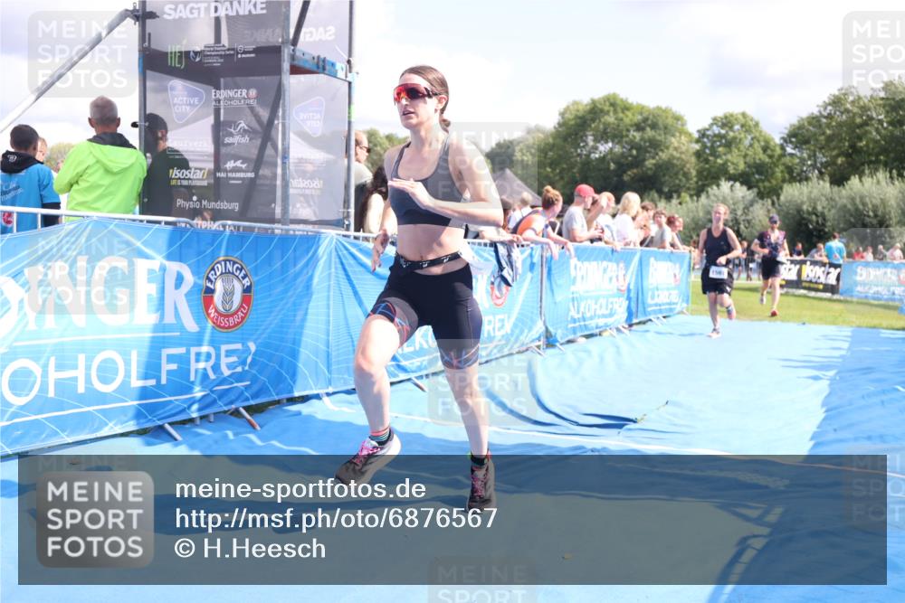25.08.2024 - Elbe Triathlon Hamburg H.Heesch http://msf.ph/oto/6876567 25.08.2024 12:07:22 Ziel 1567, 1601, 1640, 1677 meine-sportfotos.de