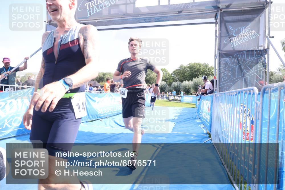 25.08.2024 - Elbe Triathlon Hamburg H.Heesch http://msf.ph/oto/6876571 25.08.2024 11:43:17 Ziel 397, 568, 608, 714, 1418 meine-sportfotos.de