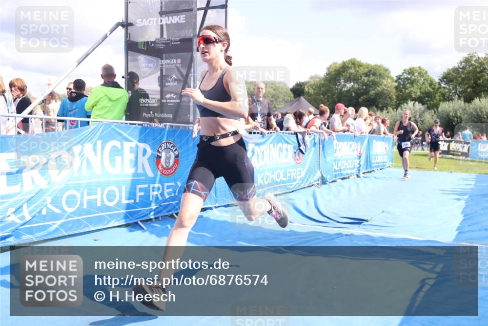 25.08.2024 - Elbe Triathlon Hamburg H.Heesch http://msf.ph/oto/6876574 25.08.2024 12:07:22 Ziel 1567, 1601, 1640, 1677 meine-sportfotos.de