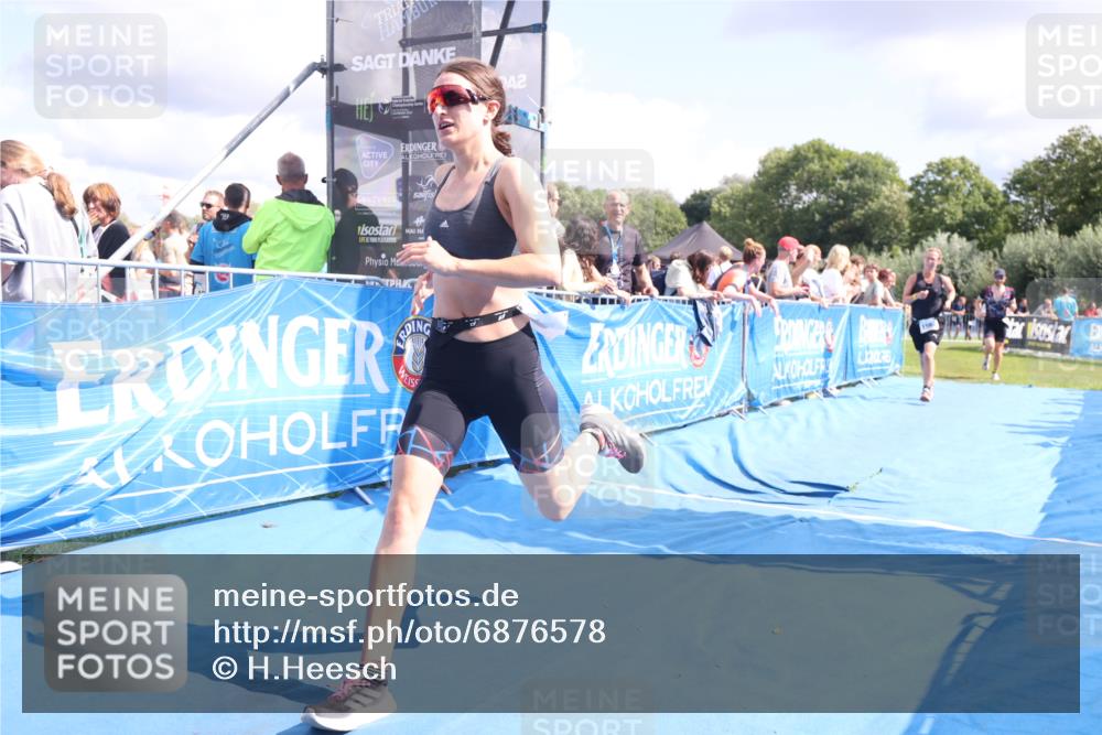 25.08.2024 - Elbe Triathlon Hamburg H.Heesch http://msf.ph/oto/6876578 25.08.2024 12:07:22 Ziel 1567, 1601, 1640, 1677 meine-sportfotos.de