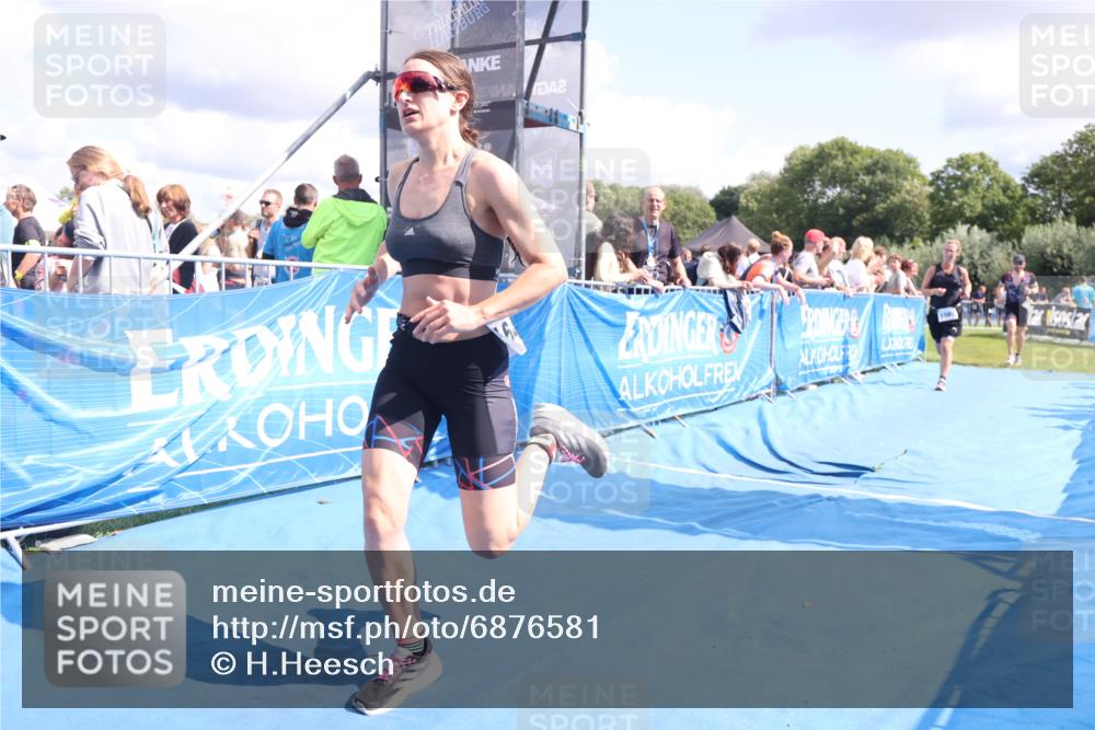 25.08.2024 - Elbe Triathlon Hamburg H.Heesch http://msf.ph/oto/6876581 25.08.2024 12:07:22 Ziel 1567, 1601, 1640, 1677 meine-sportfotos.de